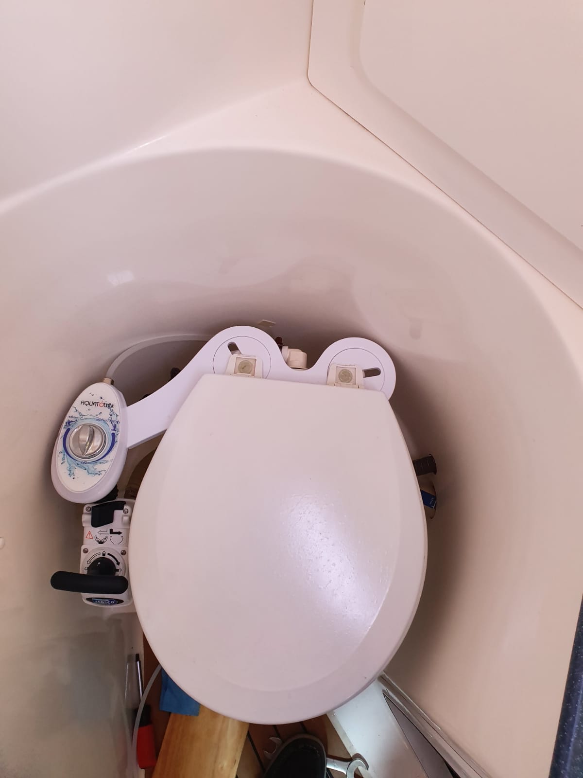 Maro D'italia Ch10 - Cold water bidet attachment Sailboat installation