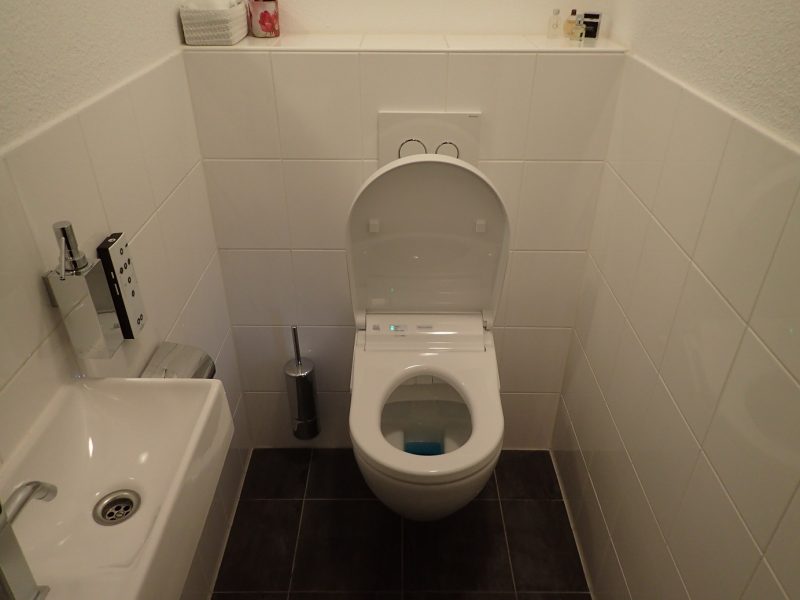 Villeroy & Boch ViClean U shower toilet installation