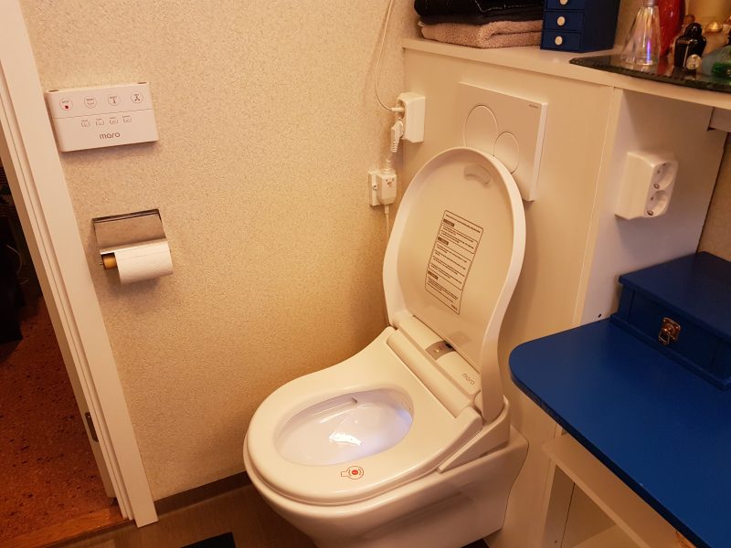 Maro D’Italia DI600 bidet seat combined with a TOTO MH CW162Y rimless toilet
